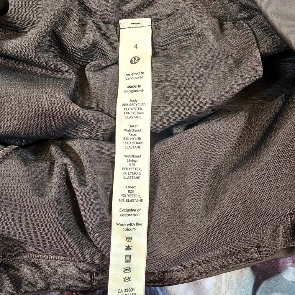 Lululemon Fast Free Reflective Shorts Size 4‎ Floral Petal Multi Color Running